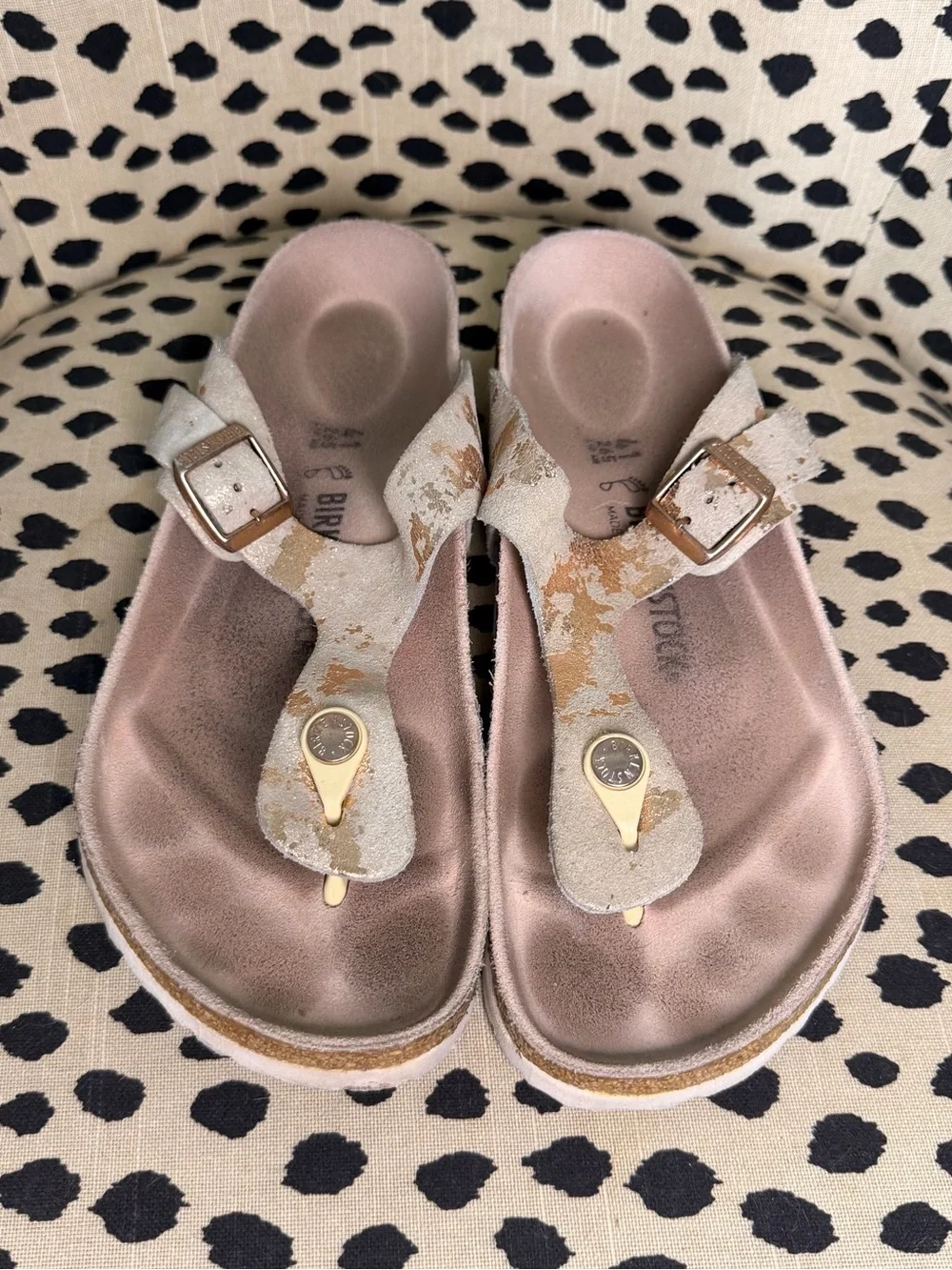 Birkenstock Gizeh Metallic Rose Gold Suede Thong Sandals